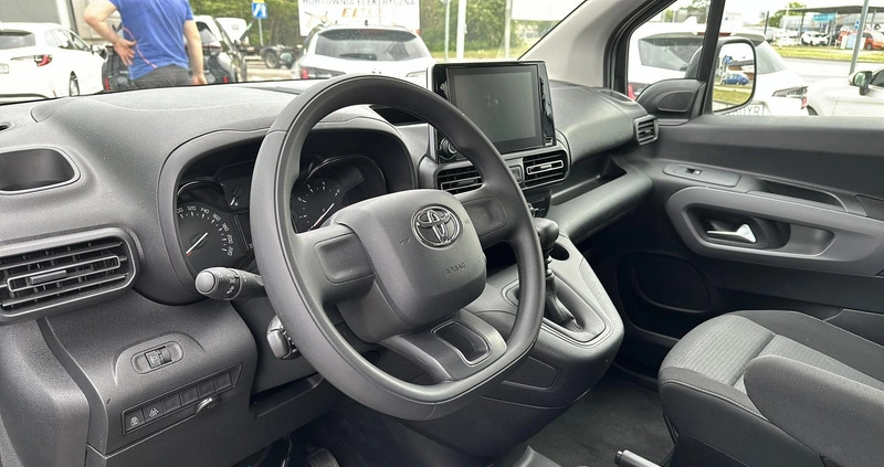 Toyota Proace City Verso cena 106000 przebieg: 13400, rok produkcji 2022 z Nowogród małe 137